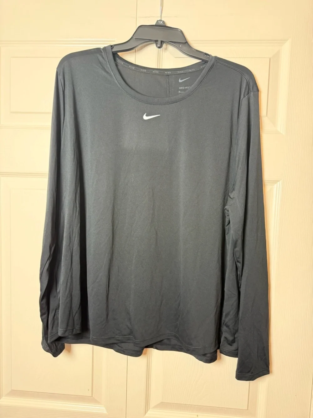 Nike Dri Fit Long‎ Sleeve Black Athletic Tee